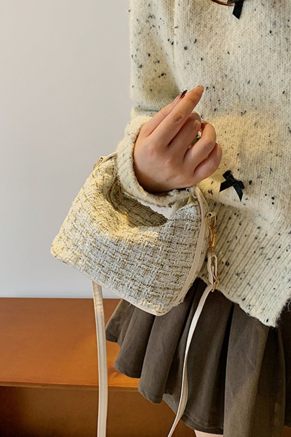 Gewebte Umhängetasche mit abnehmbarem Riemen