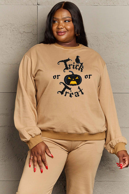 Simply Love – Sweatshirt mit Grafik in voller Größe „Trick or Treat“
