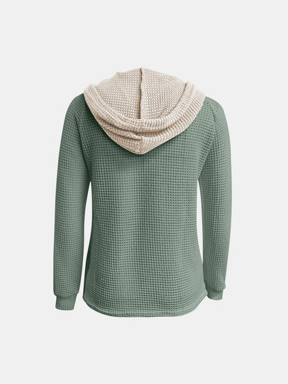 Kapuzenpullover mit langen Ärmeln und Waffelstrick in voller Größe und Kontrast