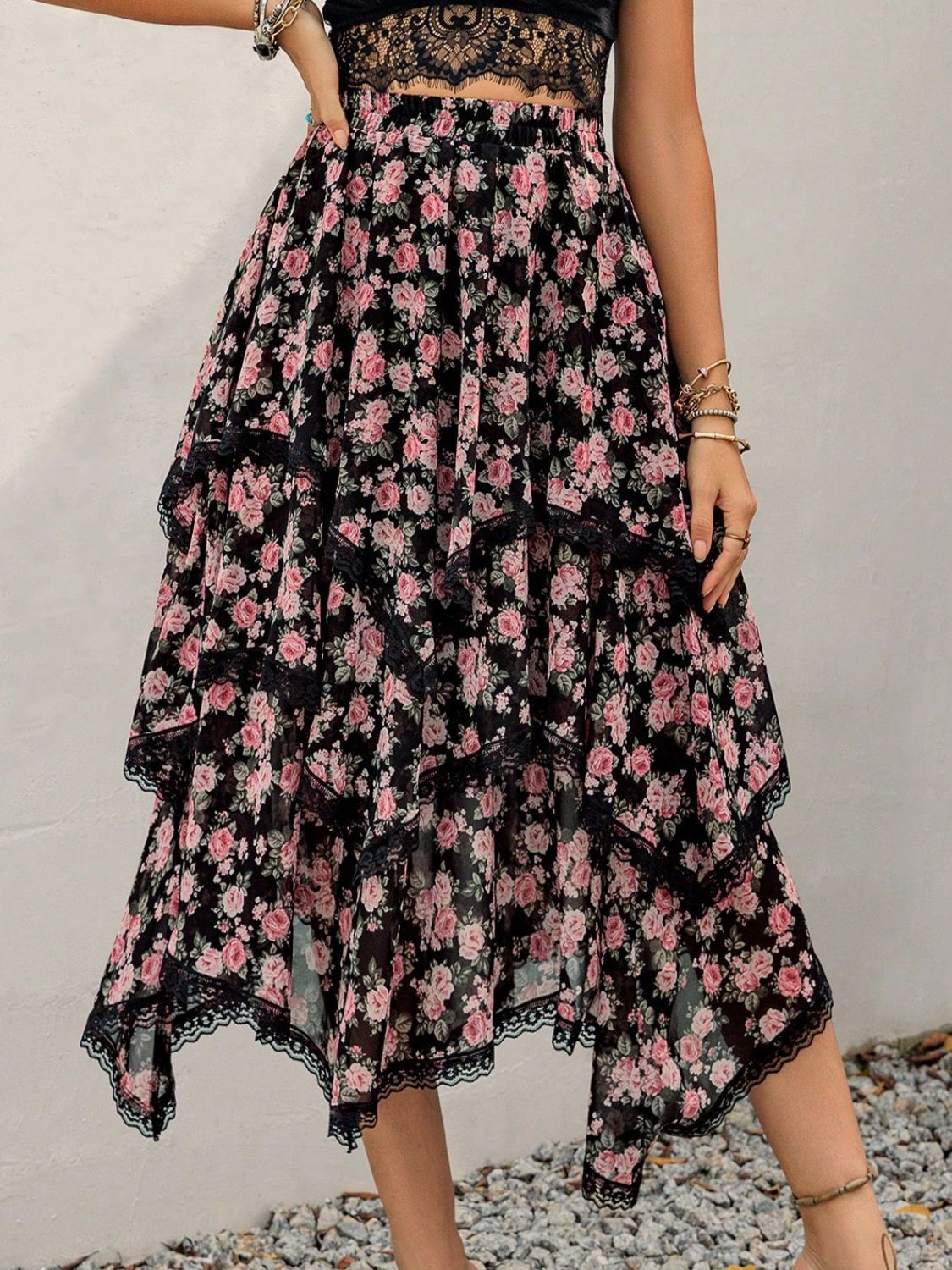 Mehrlagiger Rock mit Spitzendetail und Print