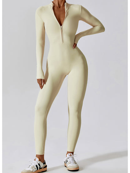 Jumpsuit mit Stehkragen und langen Ärmeln und Reißverschluss