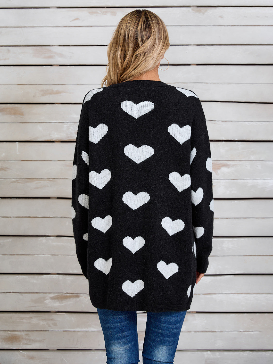 Langärmlige Strickjacke mit Engelsflügeln und Herzmuster, vorne offen