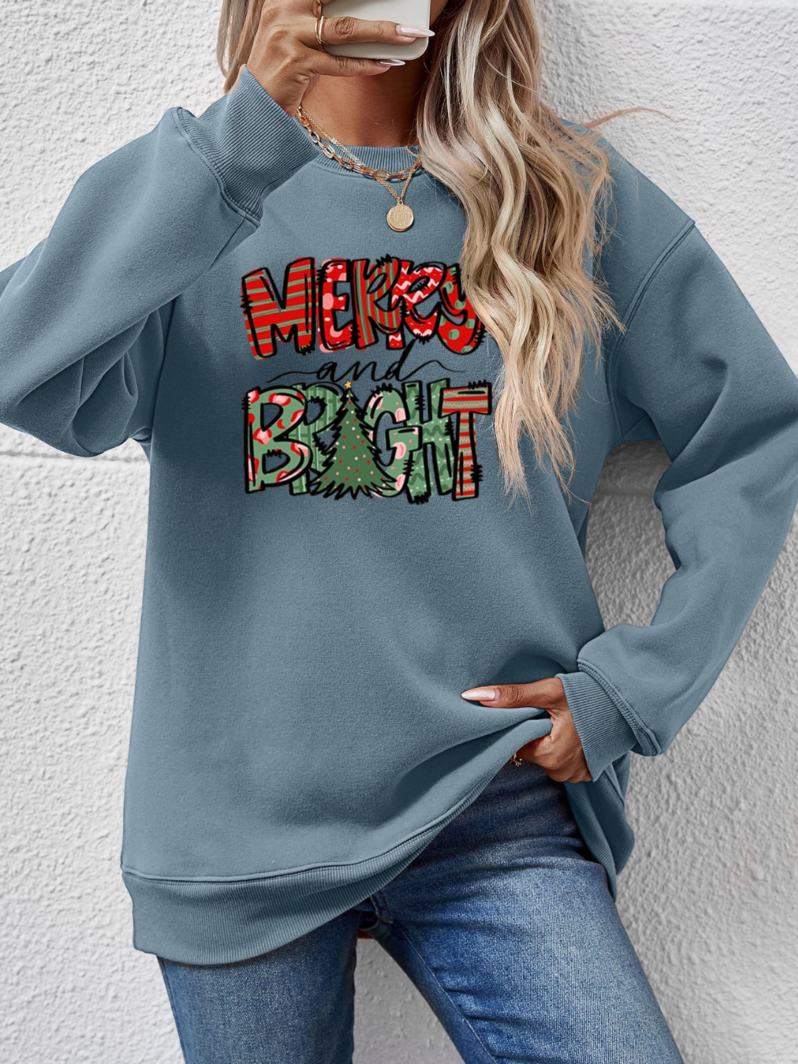 MERRY AND BRIGHT Langarm-Sweatshirt