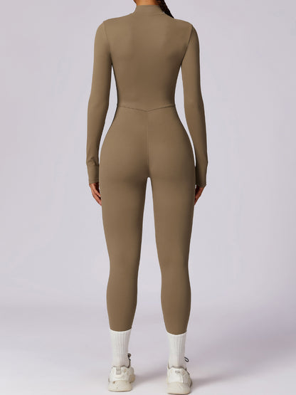 Jumpsuit mit Stehkragen und langen Ärmeln und Reißverschluss