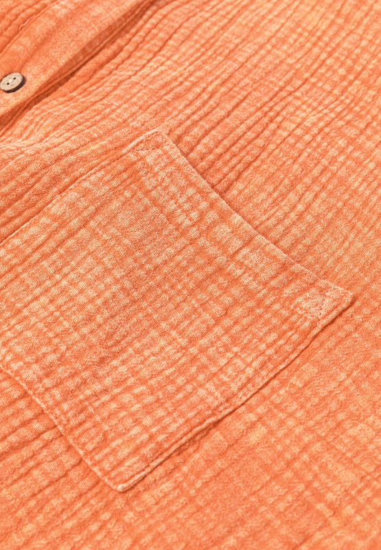Hemdkleid mit Taschen und Knöpfen und langen Ärmeln