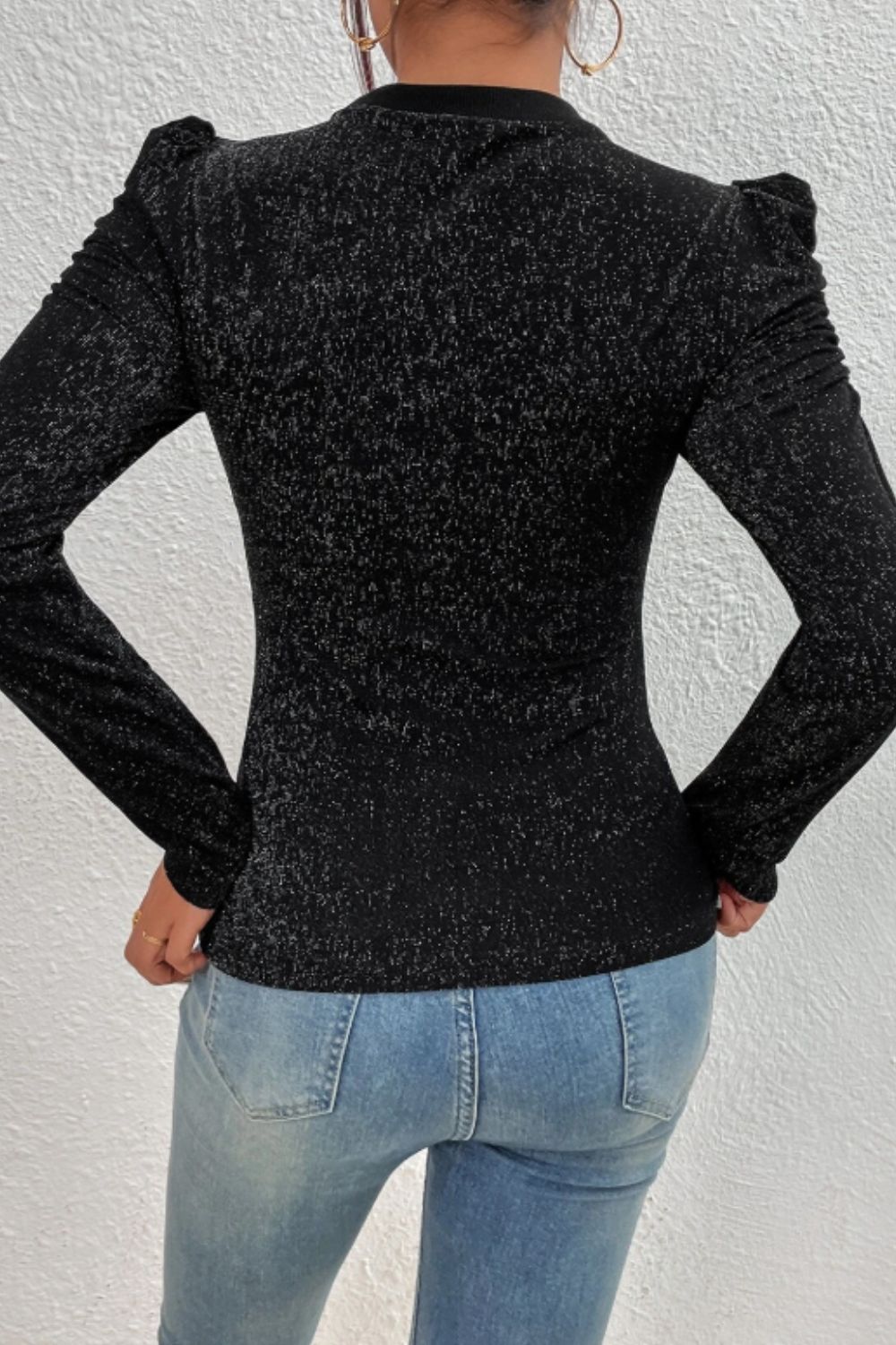 Metallic-Bluse mit Rundhalsausschnitt und Puffärmeln