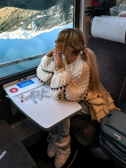 Pullover mit Rundhalsausschnitt und langen Ärmeln in Kontrastfarbe