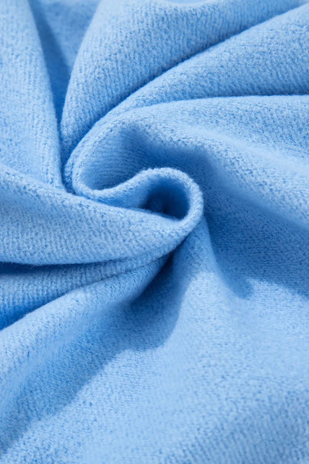 Set aus Oberteil und Shorts mit Rundhalsausschnitt und Kontraststreifen in voller Größe