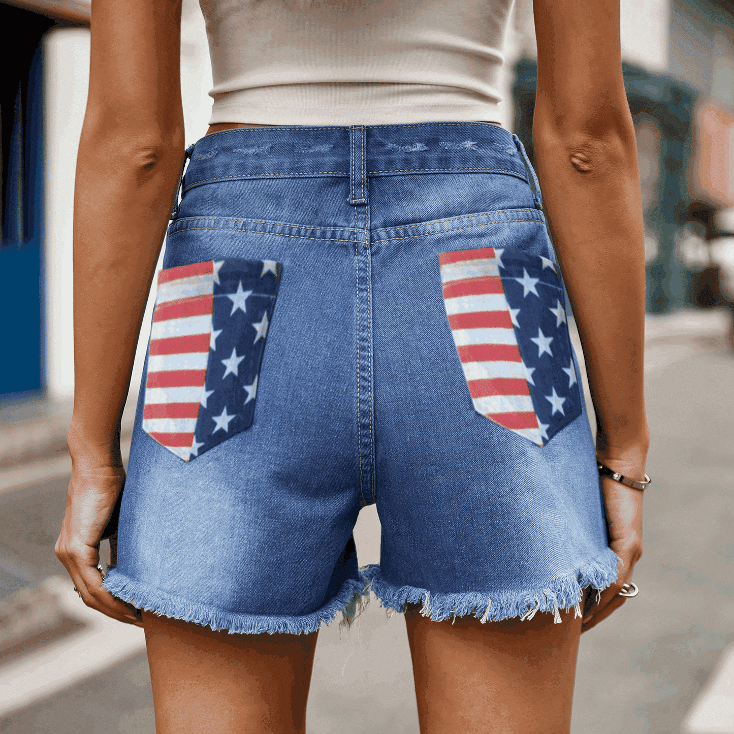 Distressed-Jeansshorts mit US-Flagge