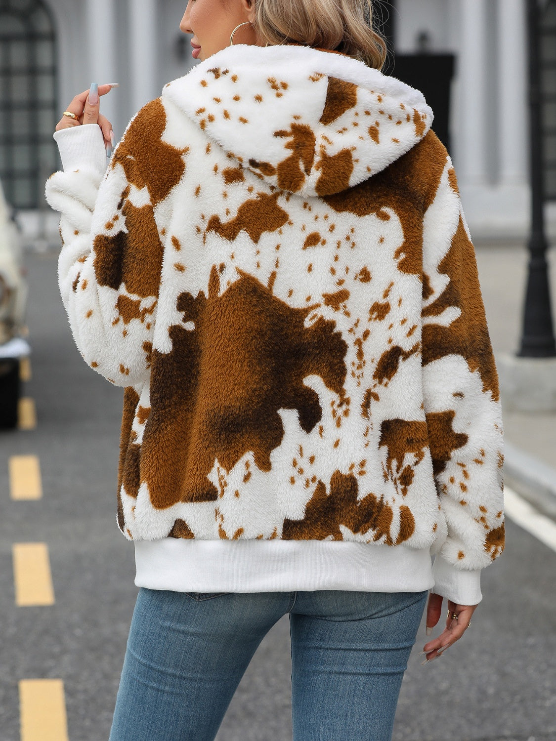 Flauschige Kapuzenjacke mit Kordelzug und Reißverschluss