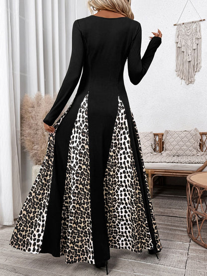 Perfee – Langärmliges Maxikleid mit Leopardenmuster und quadratischem Ausschnitt