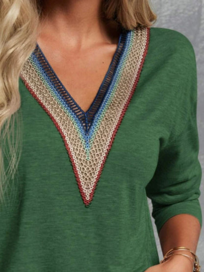 Langärmliges T-Shirt mit V-Ausschnitt