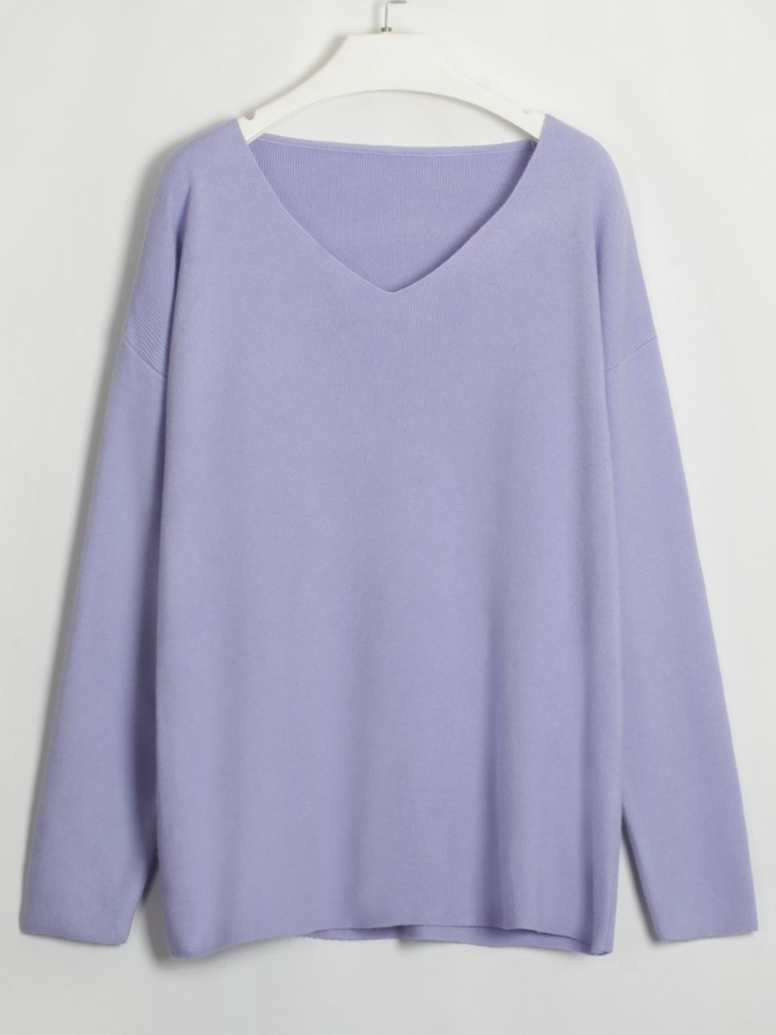 Set aus langärmligem Oberteil mit V-Ausschnitt und Hose mit Kordelzug