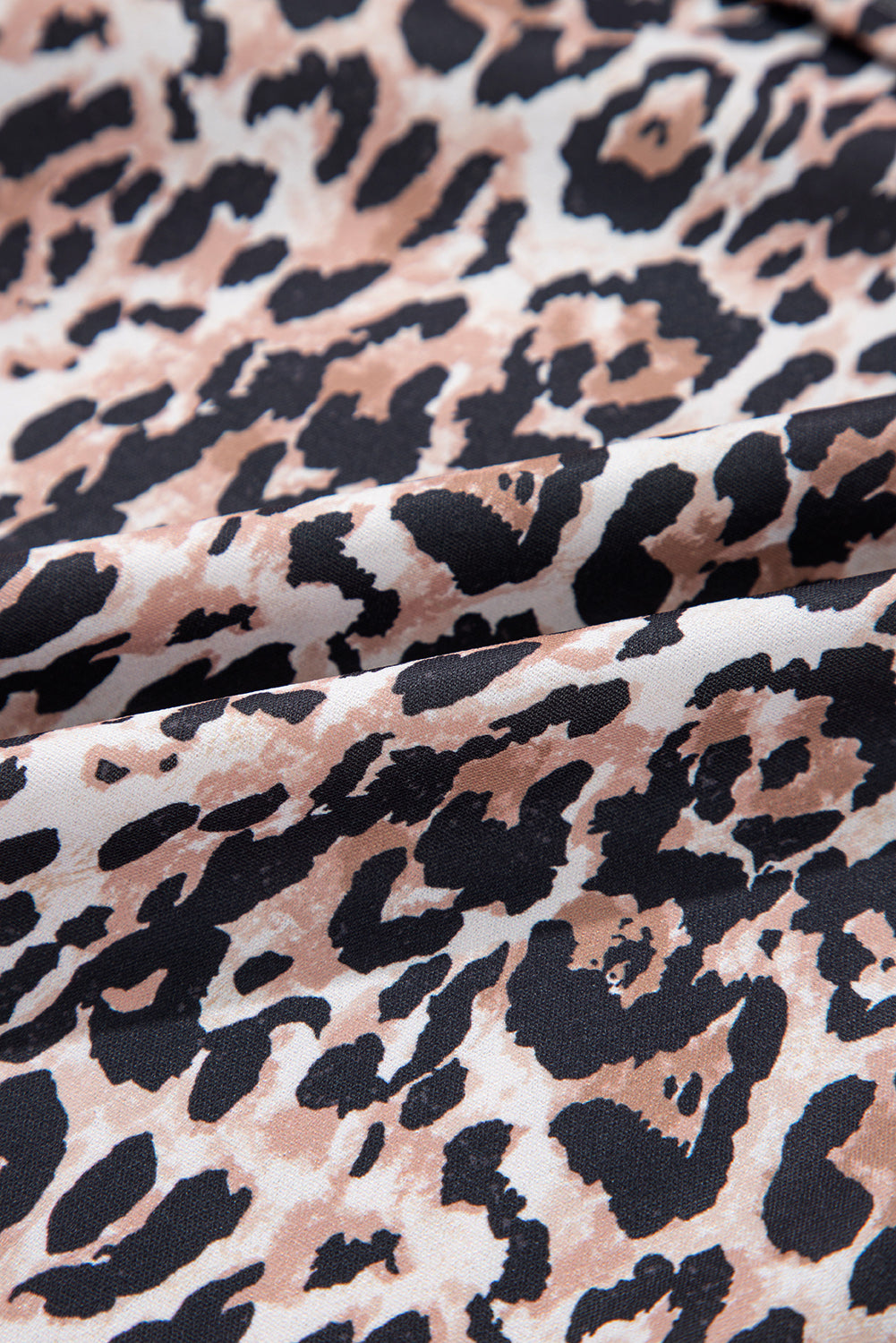 Minikleid mit Rundhalsausschnitt und kurzen Ärmeln und Leopardenmuster