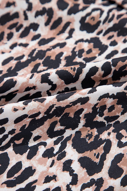 Minikleid mit Rundhalsausschnitt und kurzen Ärmeln und Leopardenmuster