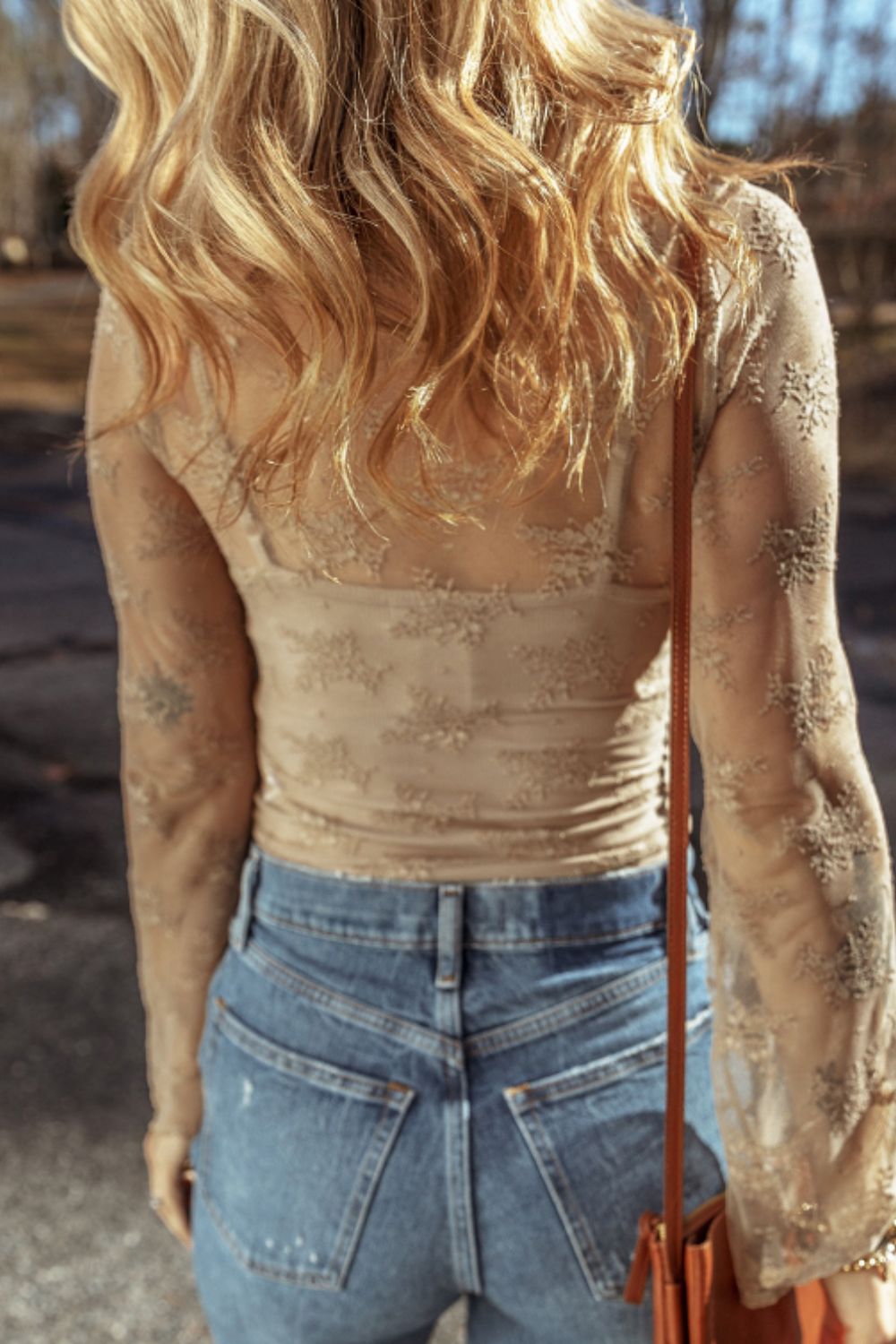 Set aus Chorhemd-Camisole und langärmligem Spitzen-Überwurf