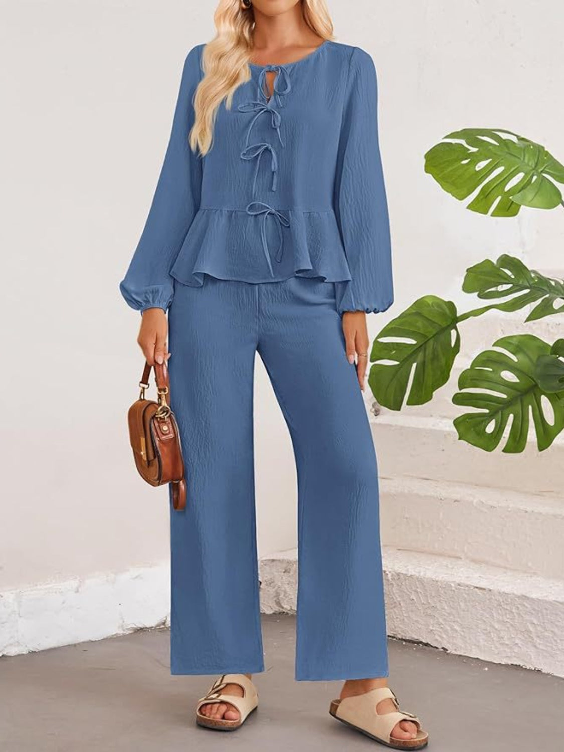 Set aus Oberteil und Hose mit Ballonärmeln und Bindeband am Hals