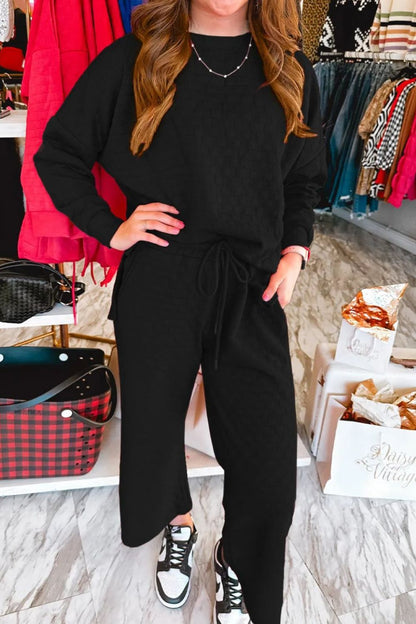 Set aus Oberteil und Hose mit hohem und niedrigem Rundhalsausschnitt