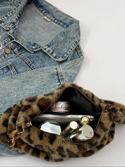 Leopardenflaum-Umhängetasche