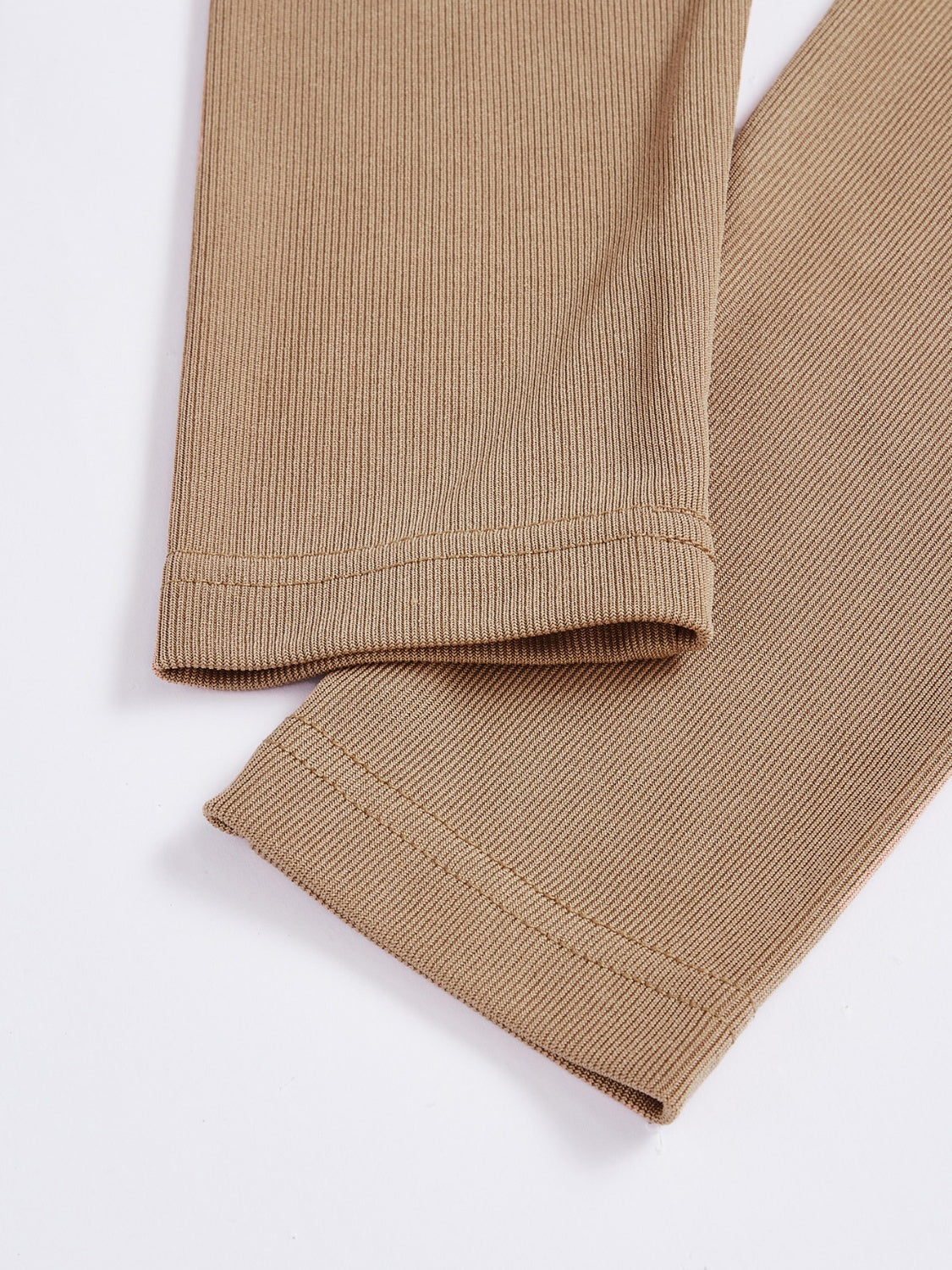 Set aus langärmligem Oberteil und Rock mit Rundhalsausschnitt