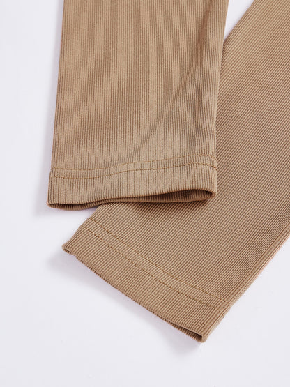 Set aus langärmligem Oberteil und Rock mit Rundhalsausschnitt