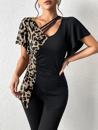 T-Shirt mit gerüschtem Leopardenmuster und Flatterärmeln