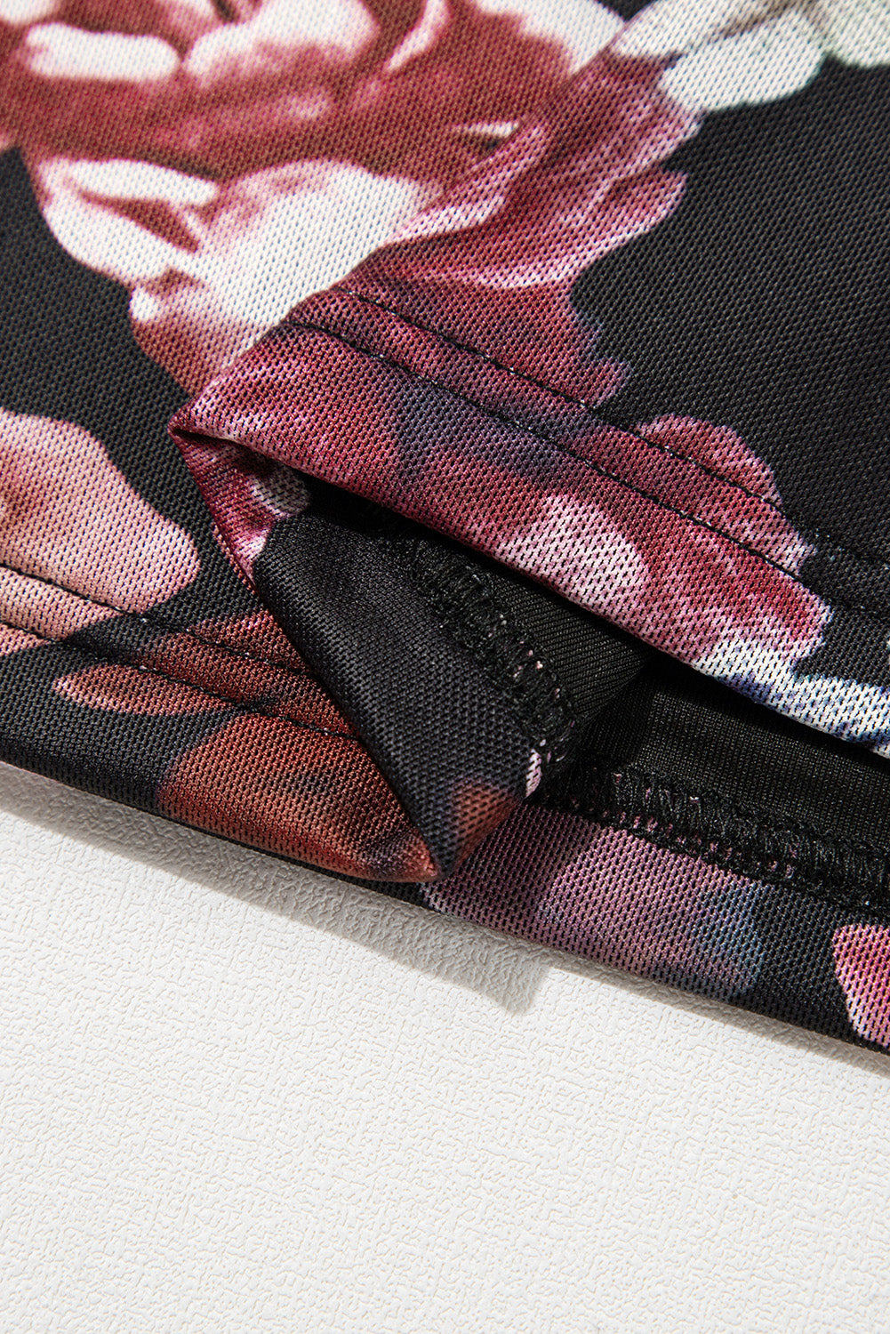 Langärmliges Netzoberteil mit Stehkragen und Blumenmuster