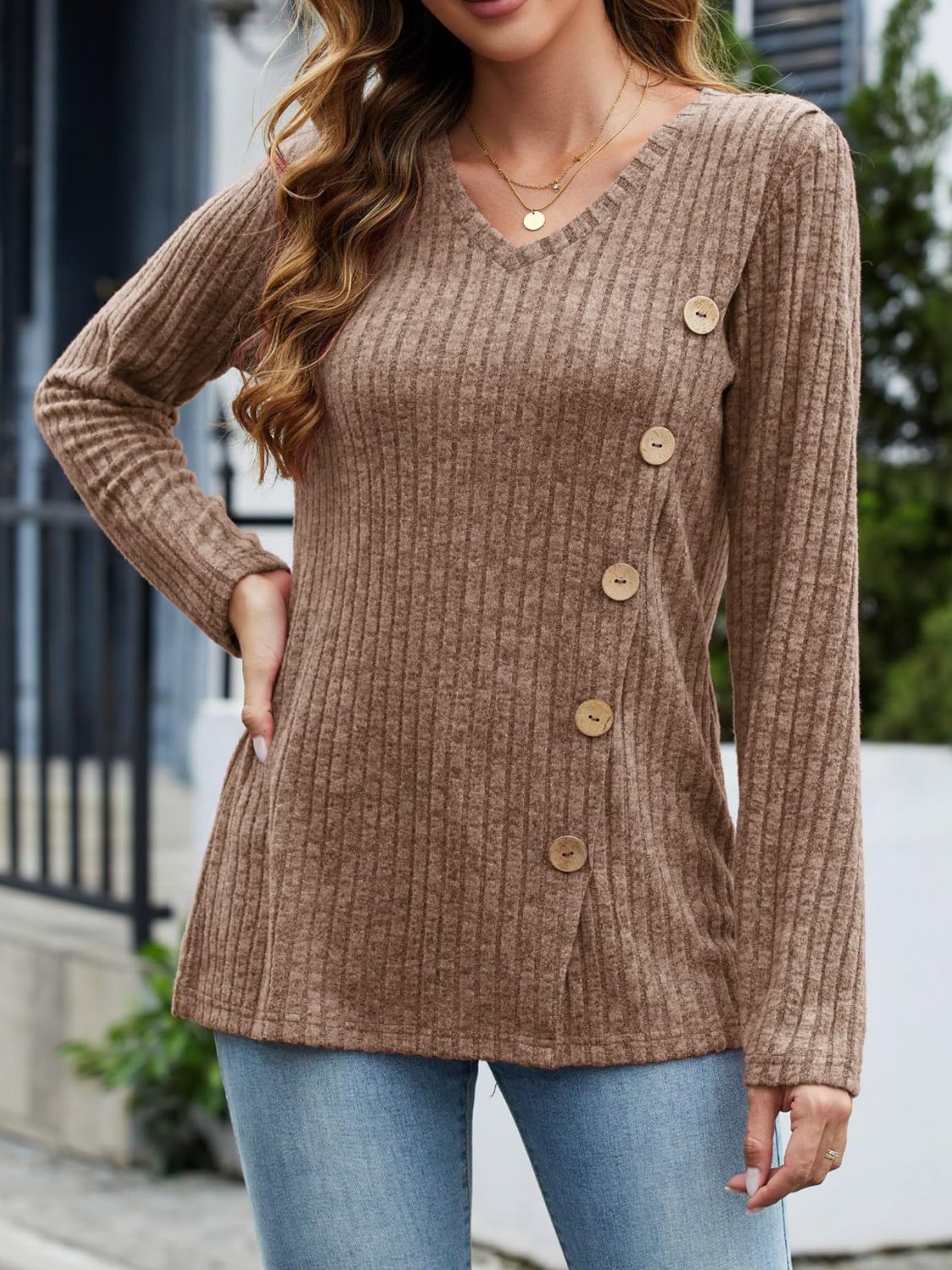 Langärmliges T-Shirt mit V-Ausschnitt