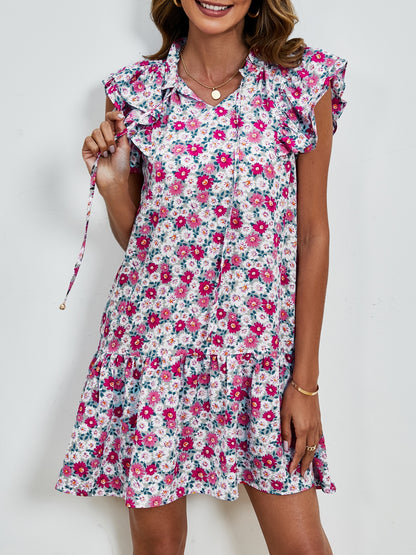 Minikleid mit Blumenmuster und Flügelärmeln
