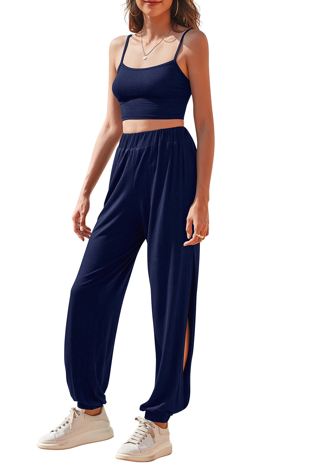 Set aus verkürztem Camisole und Jogginghose mit seitlichem Schlitz