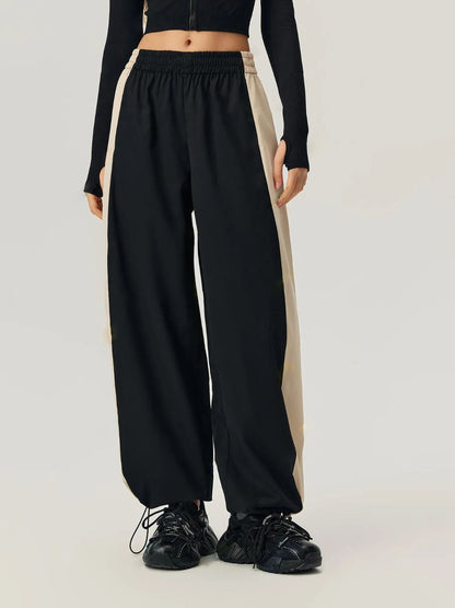 Hose mit Kordelzug am Saum und kontrastierender elastischer Taille