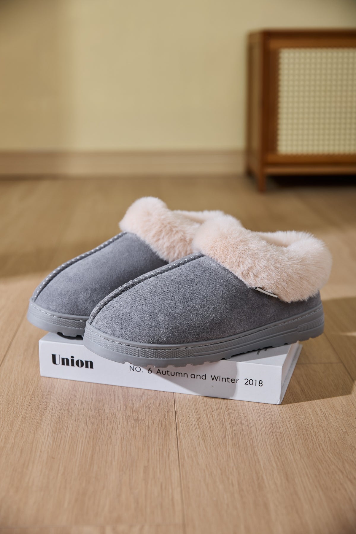 Faux Fur Round Toe Platform Slippers