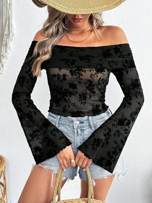 Off-Shoulder-Top mit ausgestellten Ärmeln und Spitze
