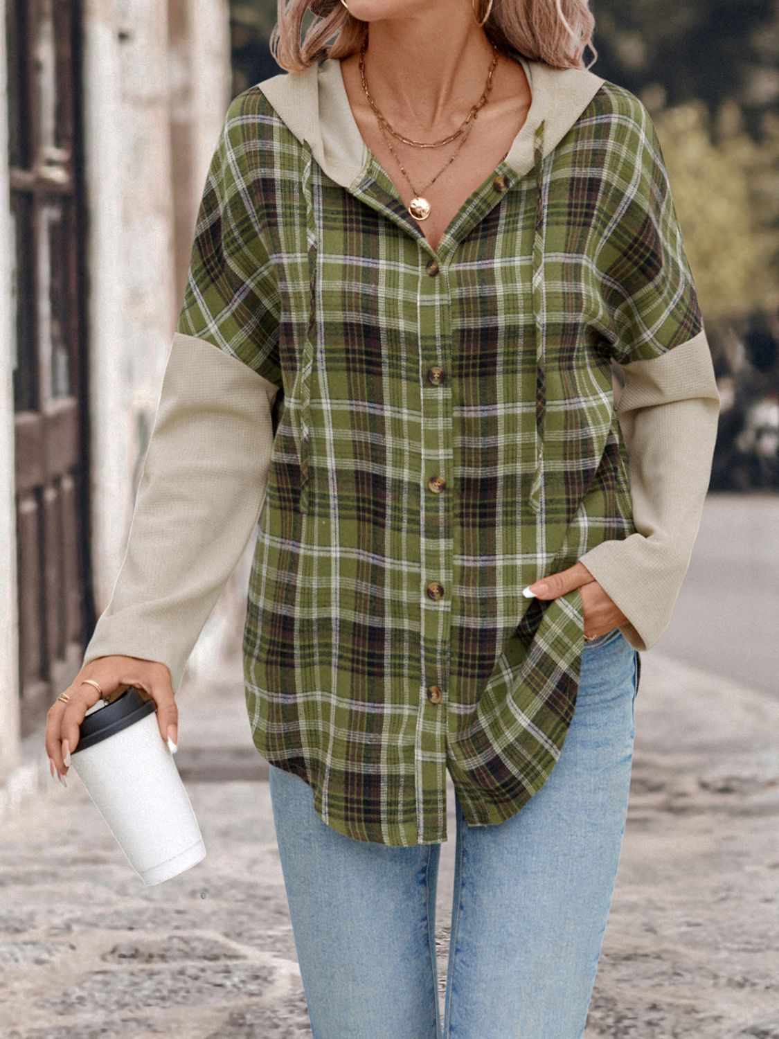 Perfee – Langärmliges, kariertes Kapuzenhemd mit Kordelzug