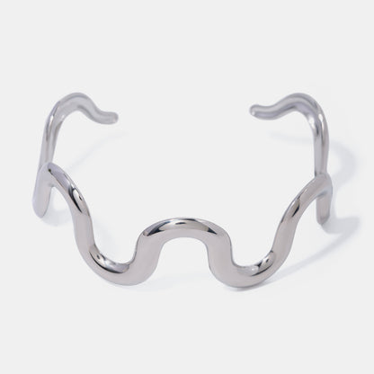 Wellenförmiges Armband aus Edelstahl