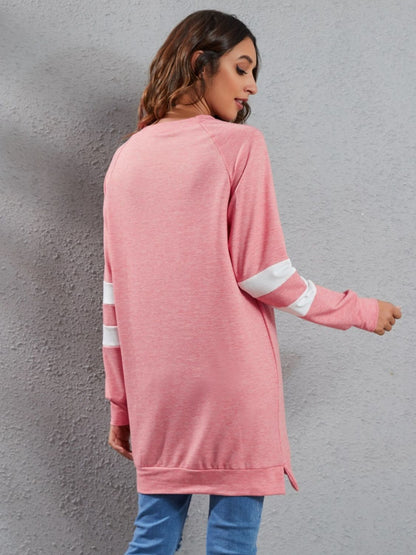 Gestreiftes Langarm-T-Shirt mit Rundhalsausschnitt in voller Größe