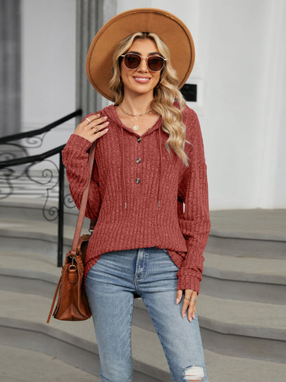 Langarm-Kapuzenoberteil mit halber Knopfleiste