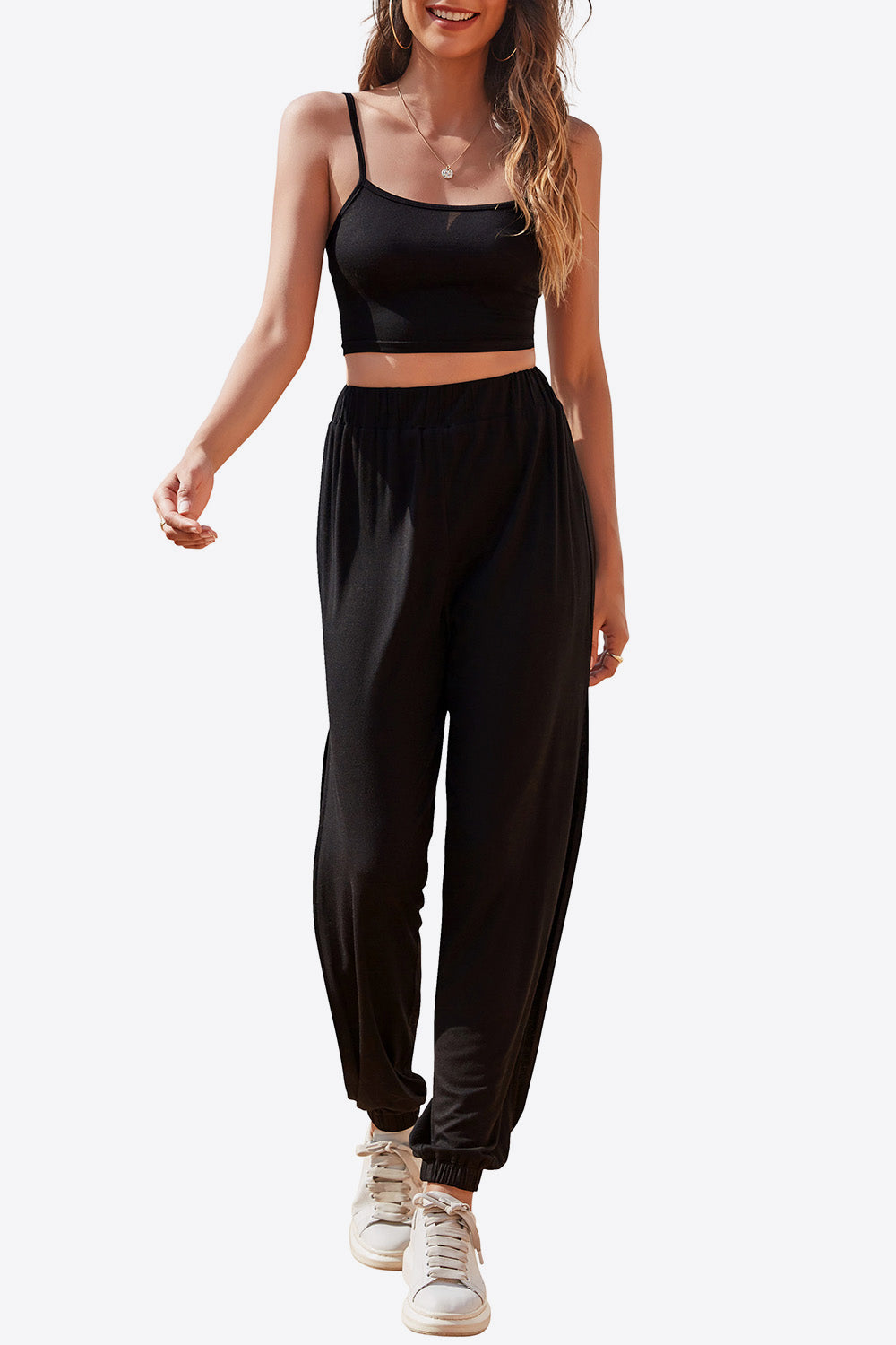 Set aus verkürztem Camisole und Jogginghose mit seitlichem Schlitz
