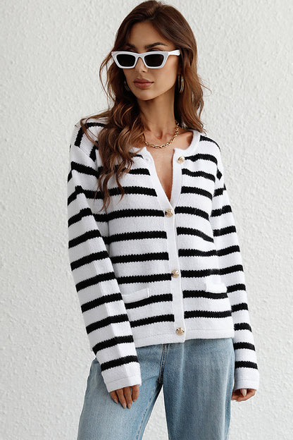 Gestreifte Strickjacke mit langen Ärmeln und Knopfleiste