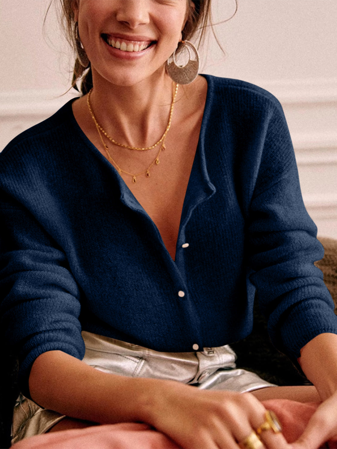 Langärmliger Pullover mit Knopfleiste