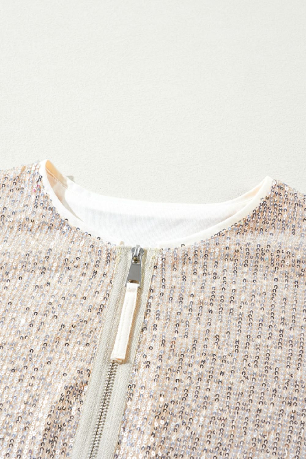 Langärmlige Jacke mit Pailletten und Reißverschluss