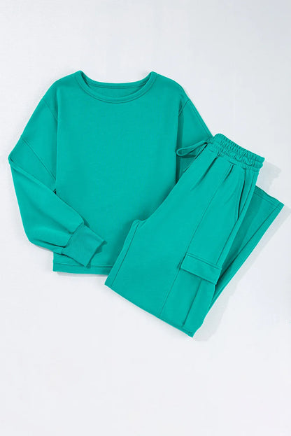 Set aus langärmligem Oberteil mit Rundhalsausschnitt und Hose mit Kordelzug in voller Größe