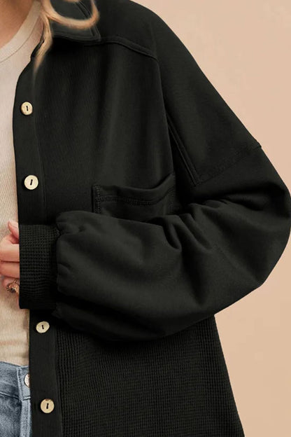 Langärmlige Shacket mit Waffelstrickkragen