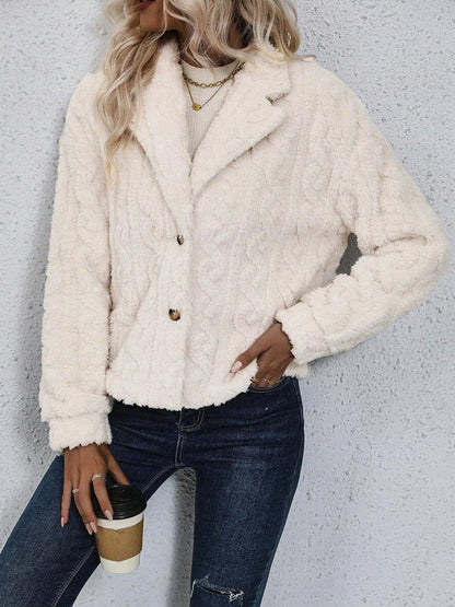 Flauschige Jacke mit Knopfleiste und Kragen