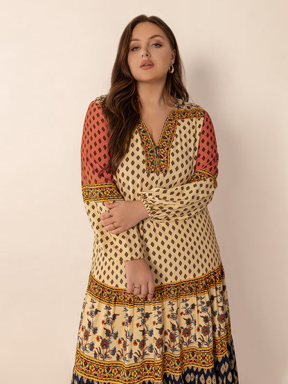 Bedrucktes Maxikleid mit V-Ausschnitt und langen Ärmeln in Übergröße