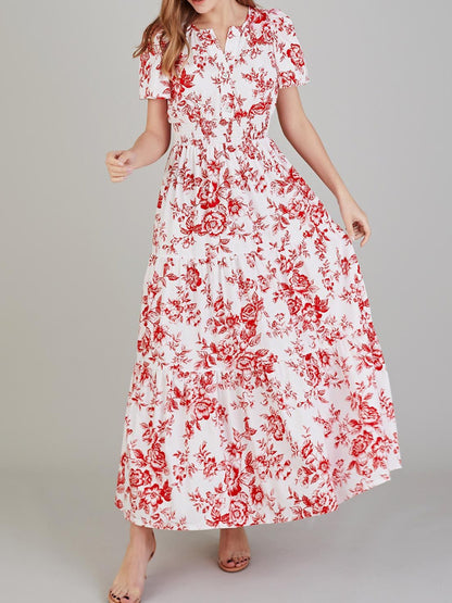 Vestido de manga corta con muescas y estampado floral escalonado