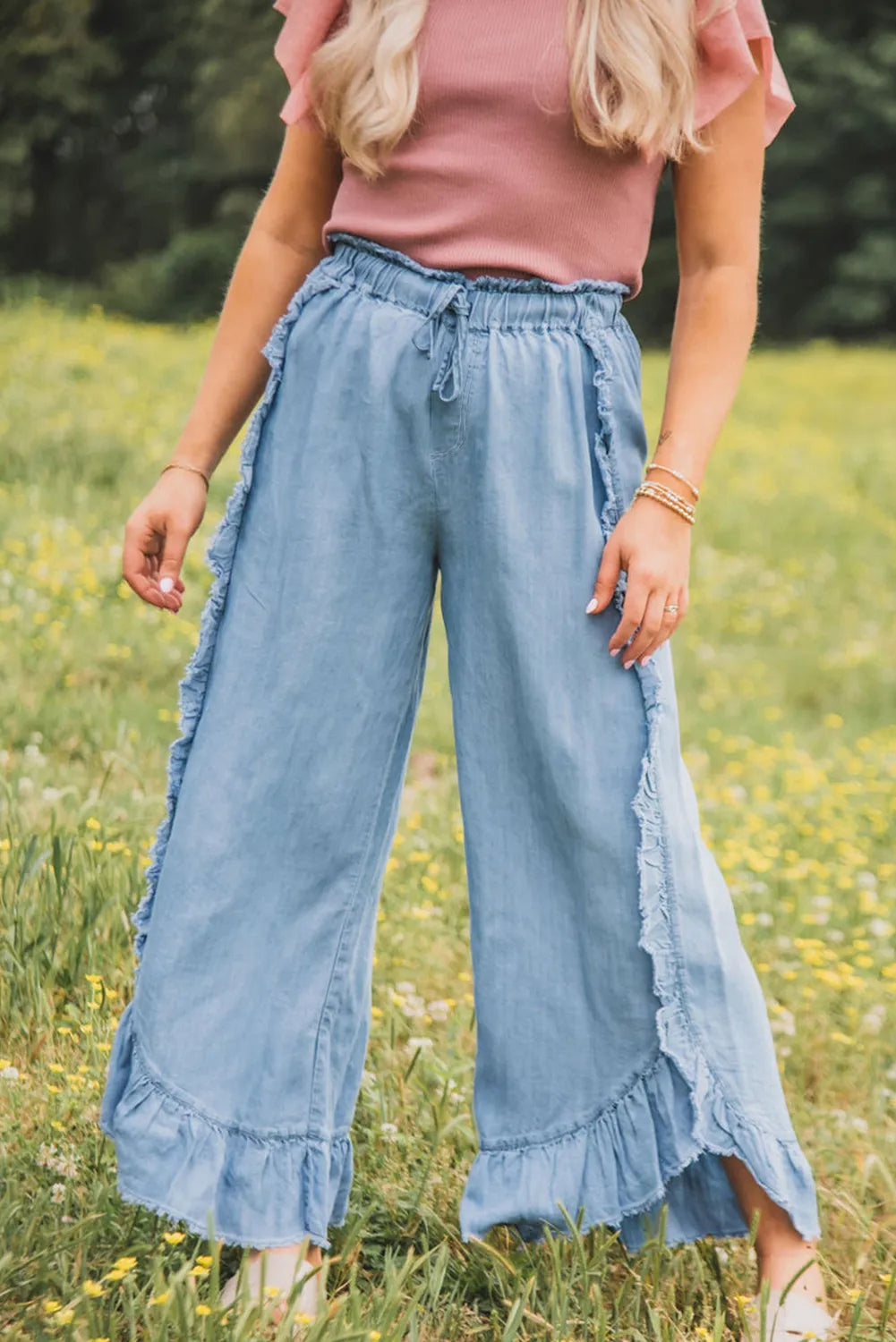 Jeans mit weitem Bein und ungesäumtem Saum