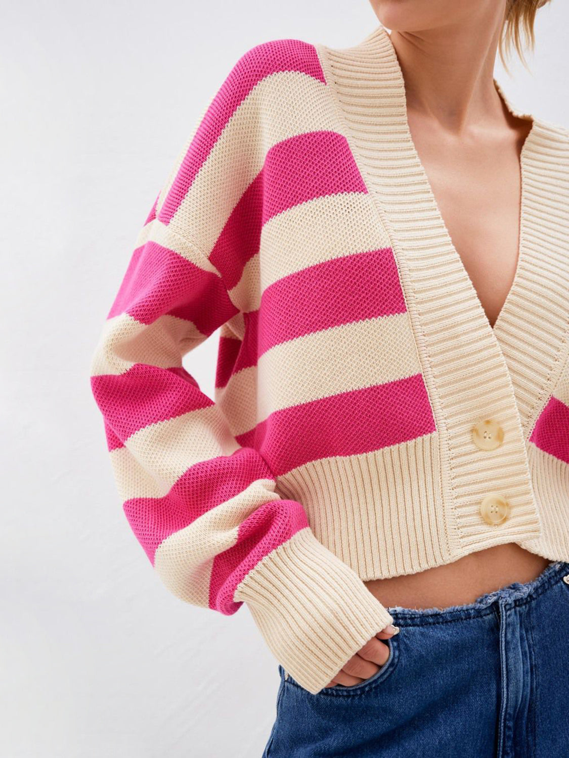 Gestreifter Cardigan mit Button-Down-Kragen und überschnittener Schulter