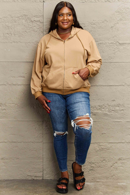 Langärmlige Kapuzenjacke mit Reißverschluss in voller Größe