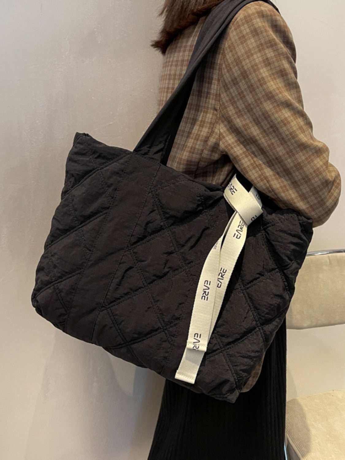 Große Tragetasche aus gestepptem Nylon